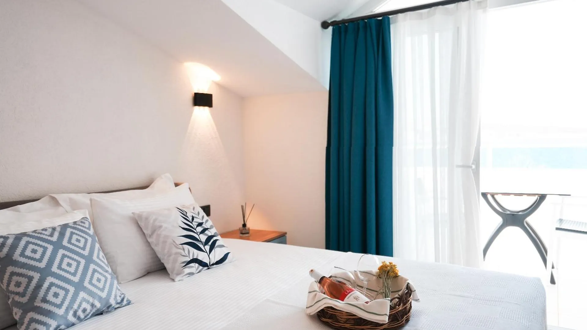 Adayeli Butik Hotel Karaburun   Karaburun (Izmir)